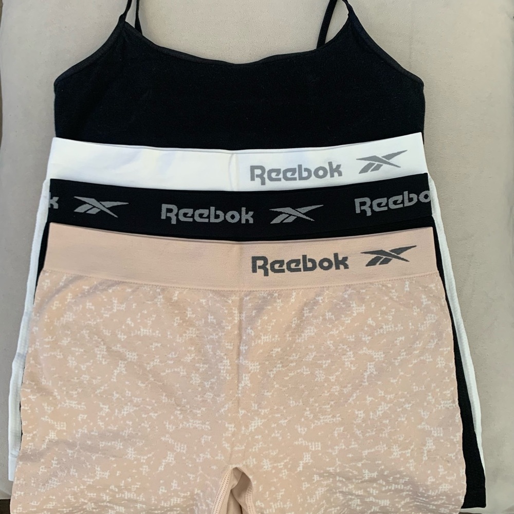 ✨ 2/$25 ✨ 3 Reebok boxers and a black tank top